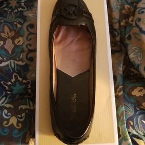 Used Black MK Fulton Flats